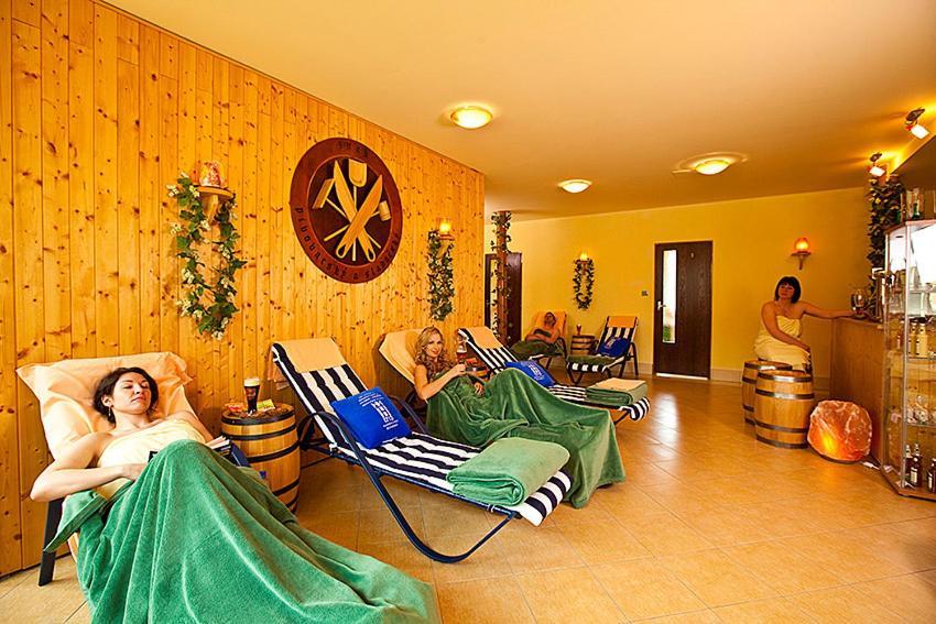 Hotel Anna Харачов Екстериор снимка