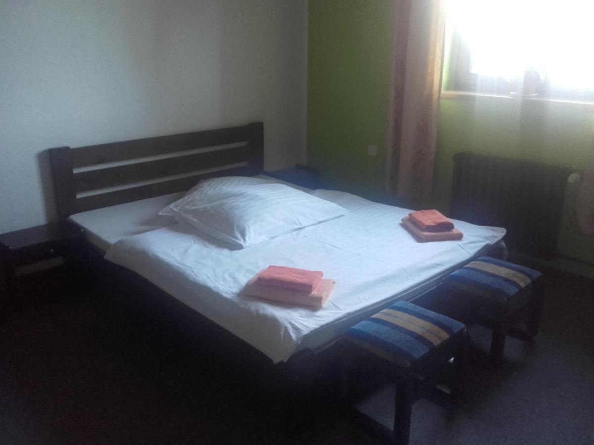 Hotel Anna Харачов Екстериор снимка