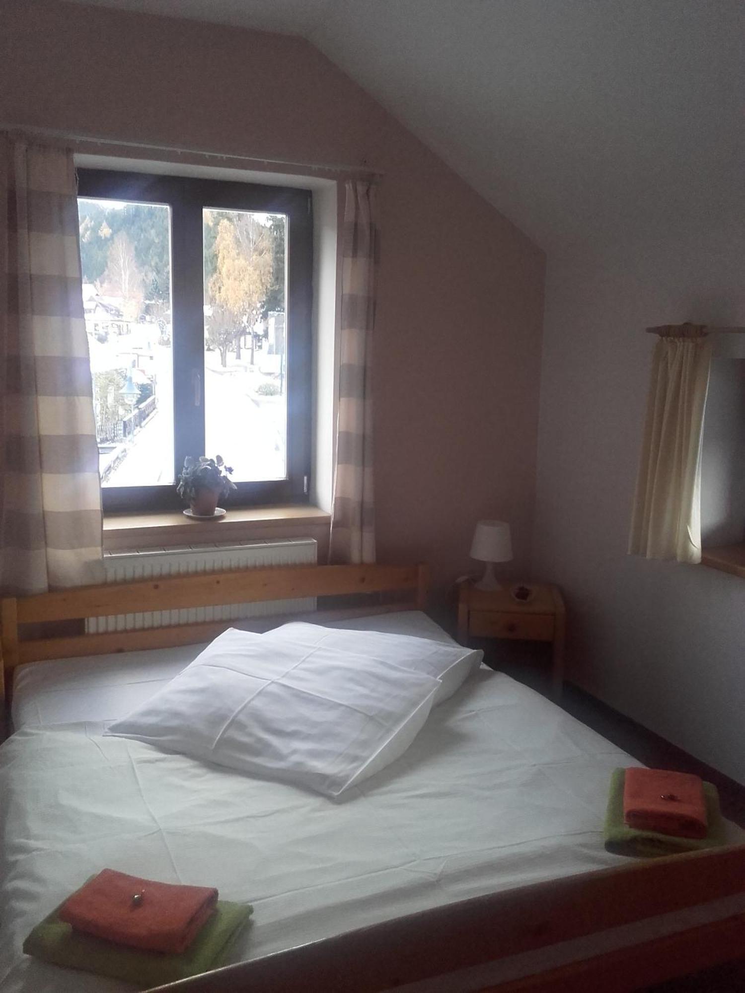 Hotel Anna Харачов Екстериор снимка