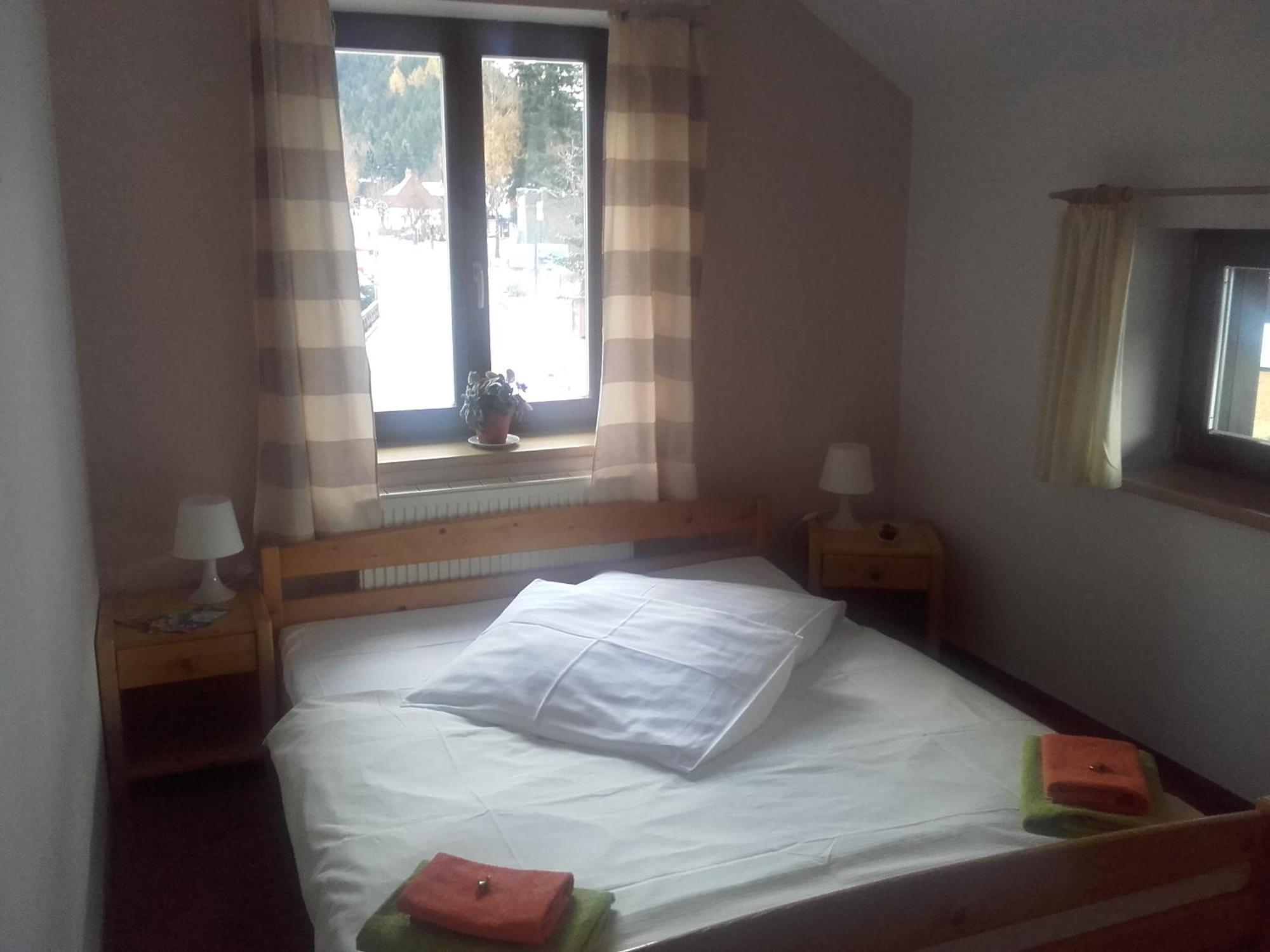 Hotel Anna Харачов Екстериор снимка