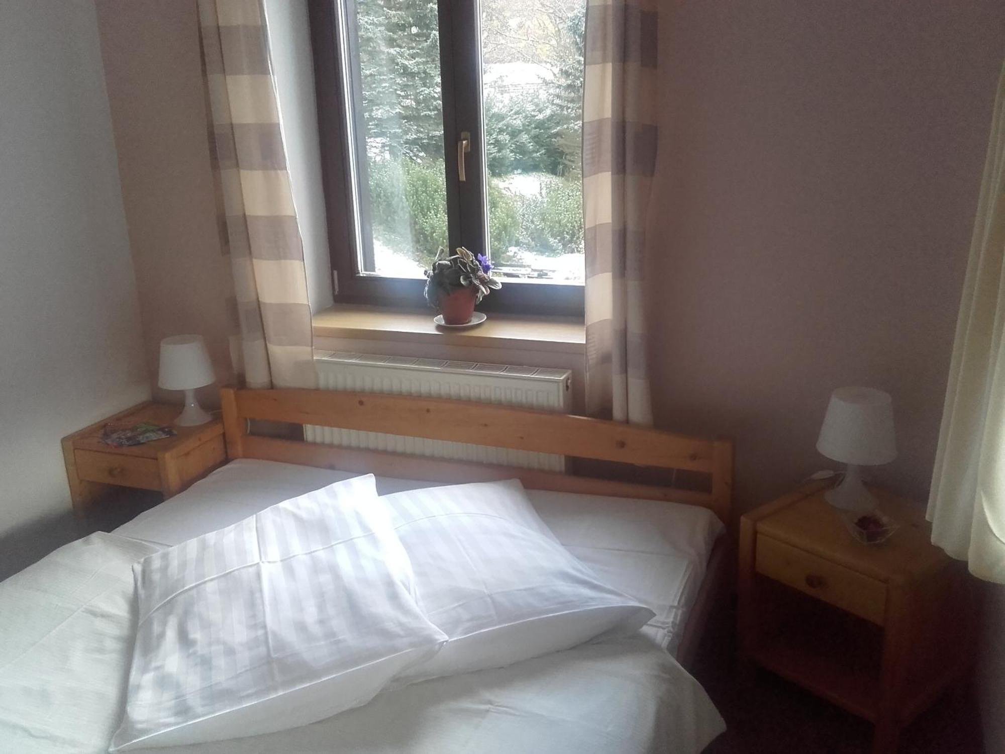 Hotel Anna Харачов Екстериор снимка