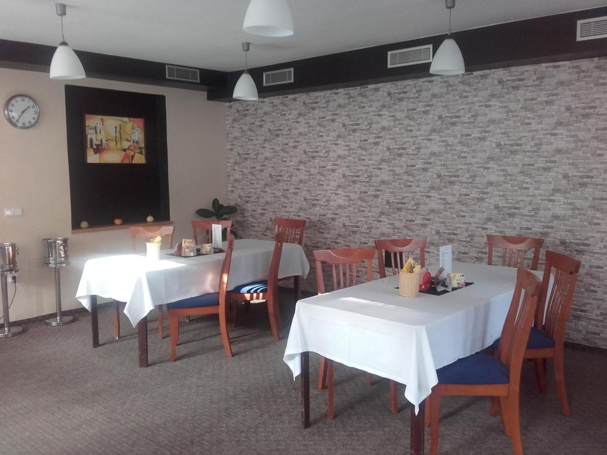 Hotel Anna Харачов Екстериор снимка